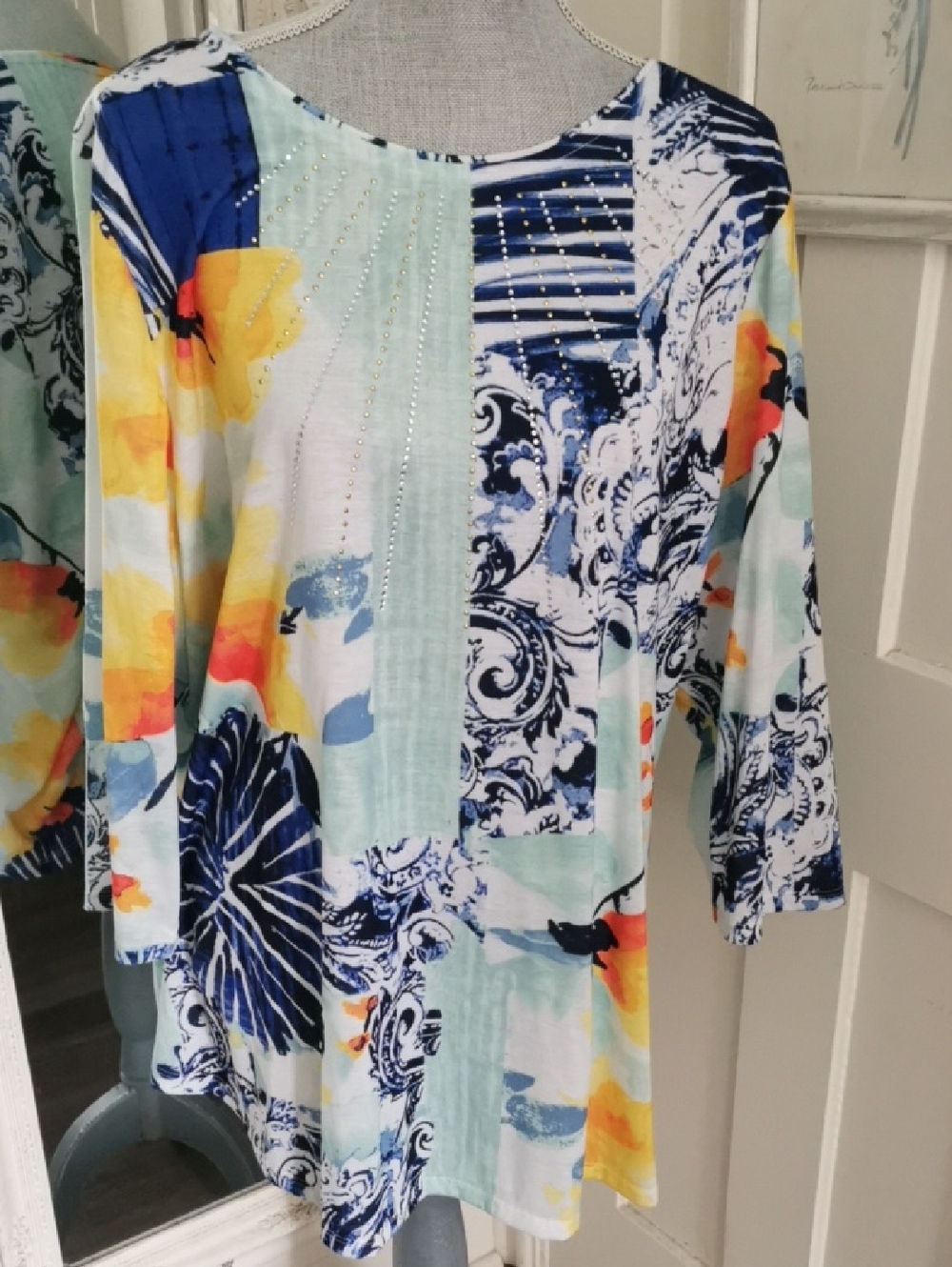Womens Alia Plus Artsy Gold/Silver sequined Floral Abstract Top. Size 3X